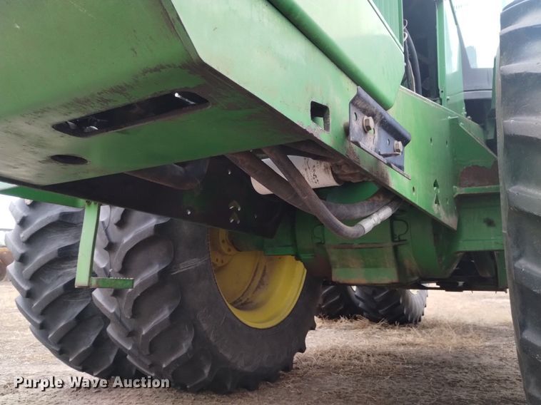 image for item DQ6021 1991 John Deere 8760 4WD tractor