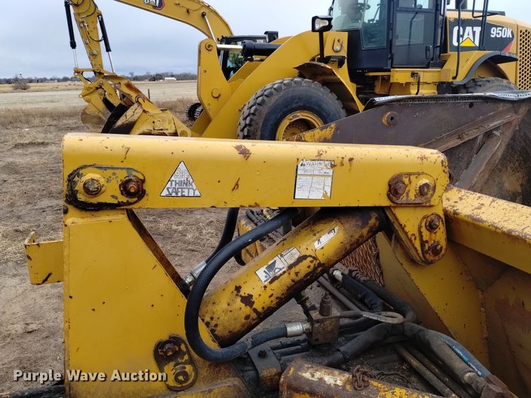 image for item DQ6023 2000 Reynolds  16CS10 scraper