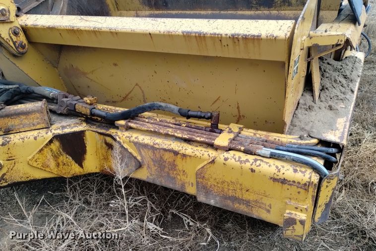 image for item DQ6023 2000 Reynolds  16CS10 scraper