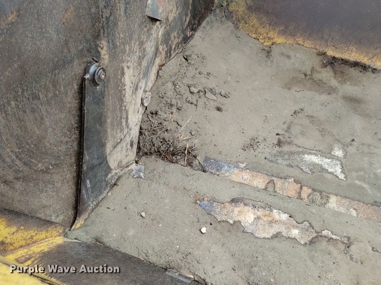 image for item DQ6023 2000 Reynolds  16CS10 scraper