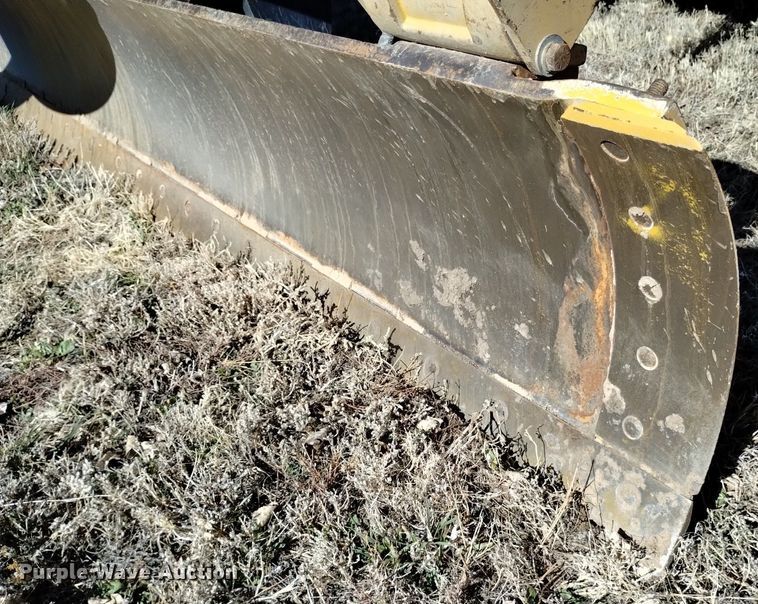 image for item DQ6027 2013 John Deere 772G motor grader