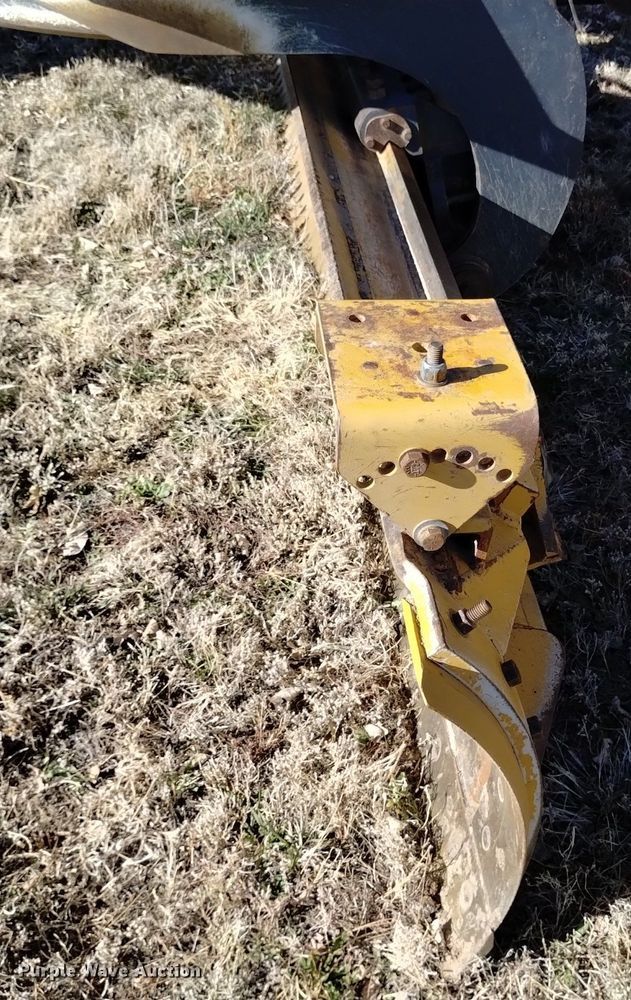 image for item DQ6027 2013 John Deere 772G motor grader