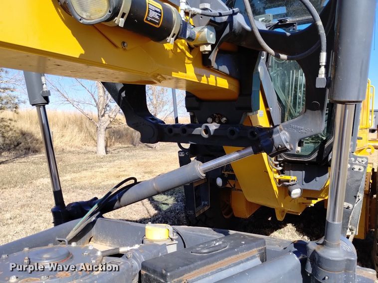 image for item DQ6027 2013 John Deere 772G motor grader