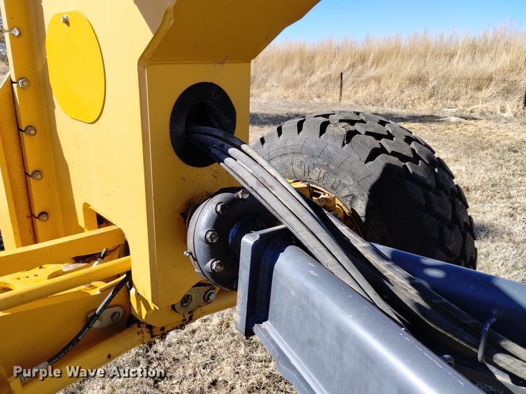 image for item DQ6027 2013 John Deere 772G motor grader