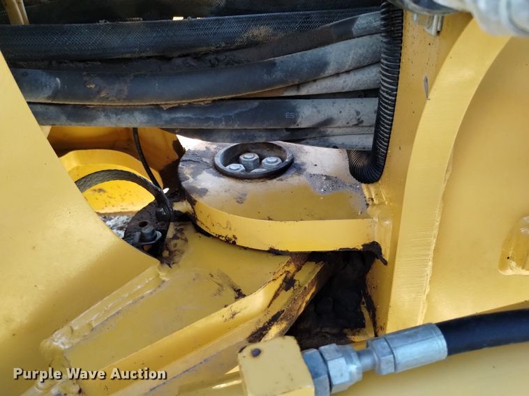 image for item DQ6027 2013 John Deere 772G motor grader