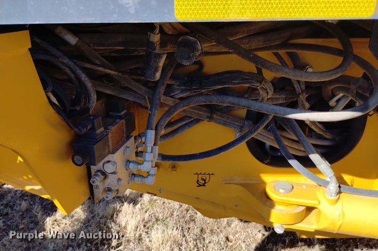 image for item DQ6027 2013 John Deere 772G motor grader