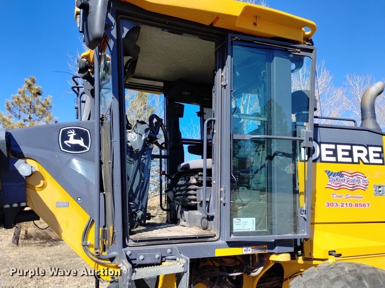 image for item DQ6027 2013 John Deere 772G motor grader