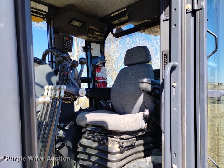 image for item DQ6027 2013 John Deere 772G motor grader