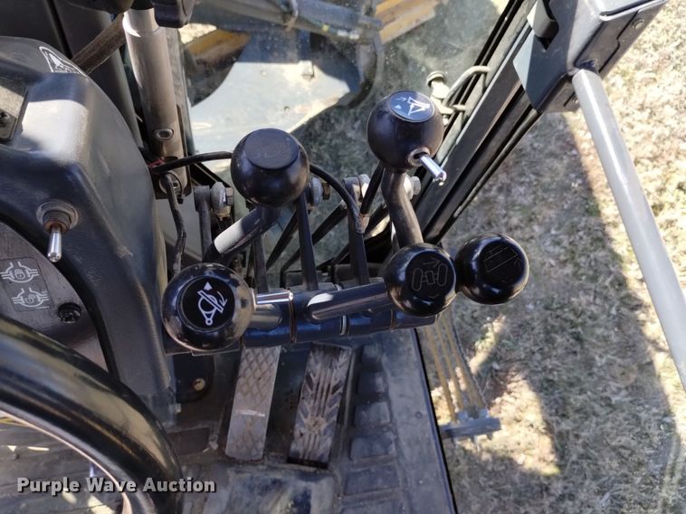 image for item DQ6027 2013 John Deere 772G motor grader