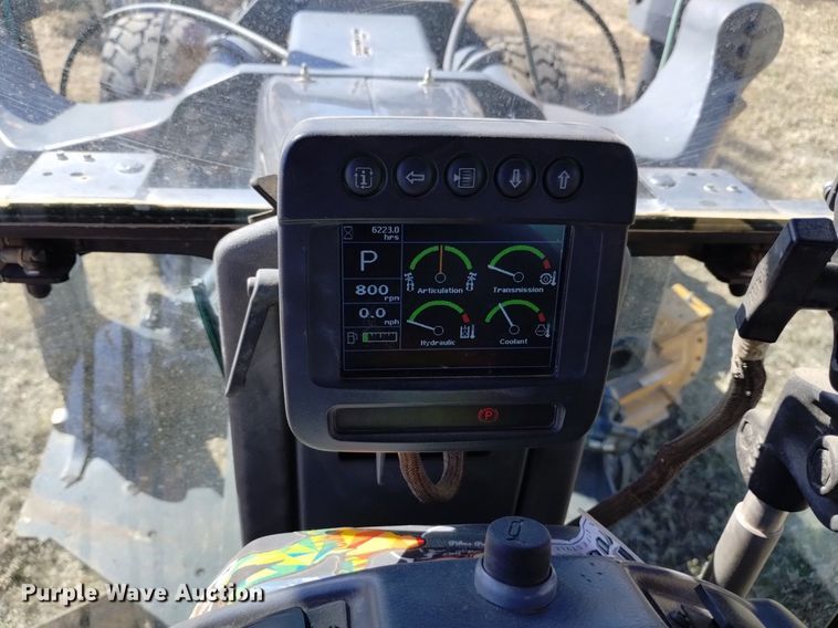 image for item DQ6027 2013 John Deere 772G motor grader