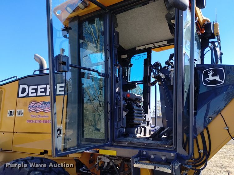 image for item DQ6027 2013 John Deere 772G motor grader