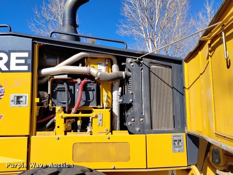 image for item DQ6027 2013 John Deere 772G motor grader