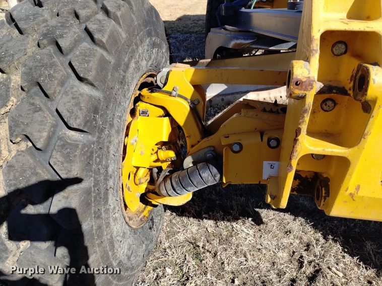 image for item DQ6027 2013 John Deere 772G motor grader