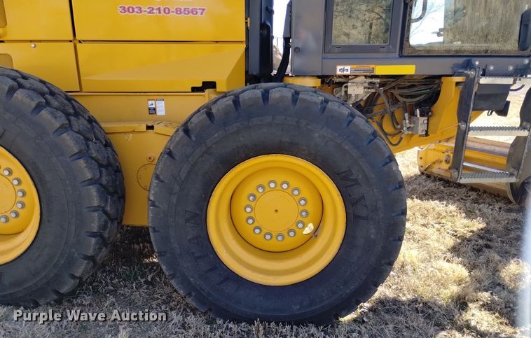 image for item DQ6027 2013 John Deere 772G motor grader