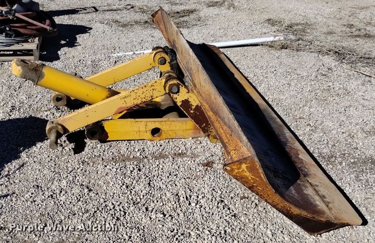 image for item DQ6027 2013 John Deere 772G motor grader