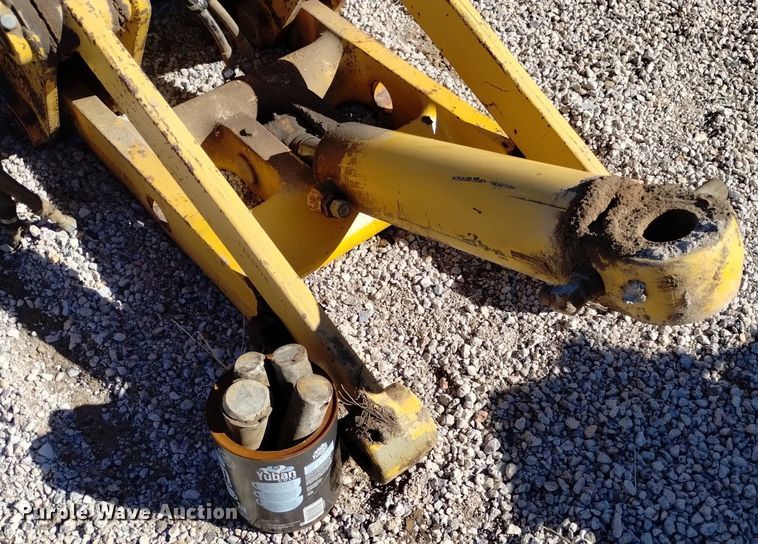 image for item DQ6027 2013 John Deere 772G motor grader