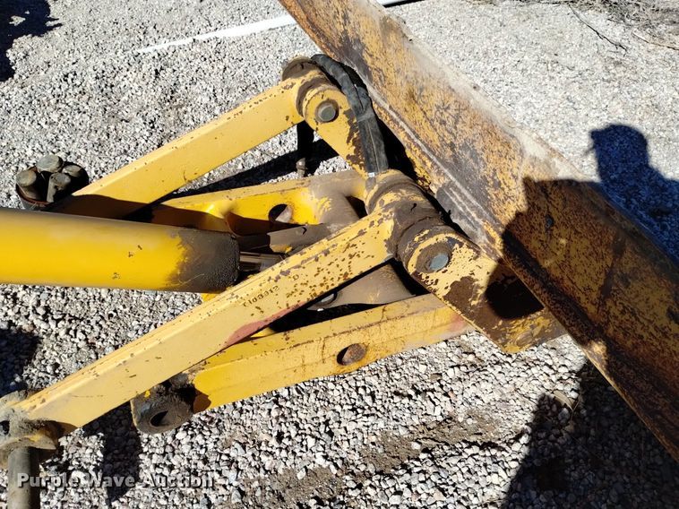 image for item DQ6027 2013 John Deere 772G motor grader