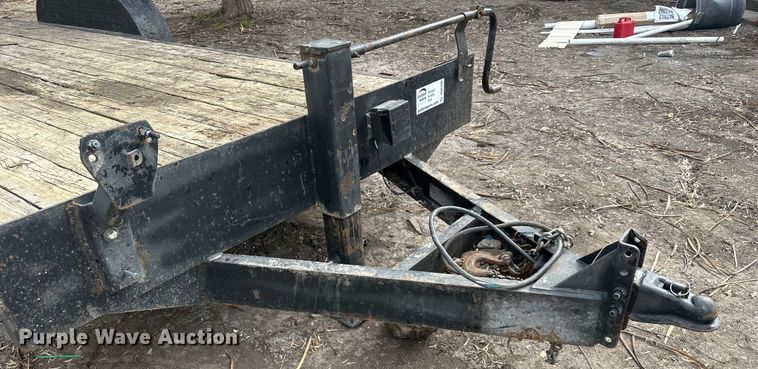 image for item DQ6346 2005 Mac-Lander equipment trailer