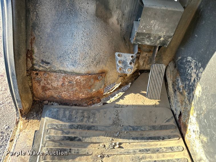 image for item DQ6403 Bobcat  Toolcat 5600 utility vehicle