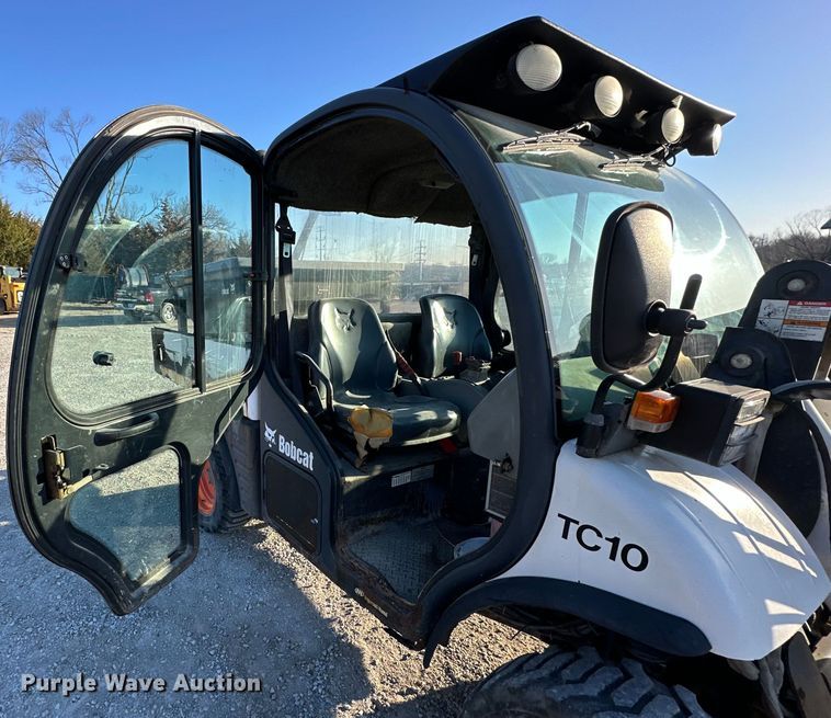 image for item DQ6403 Bobcat  Toolcat 5600 utility vehicle