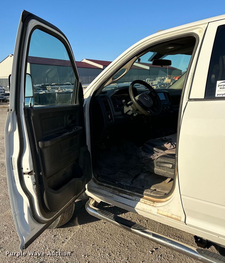 image for item DQ6406 2012 Dodge  Ram 4500HD Crew Cab truck cab and chassis