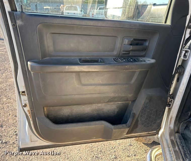 image for item DQ6406 2012 Dodge  Ram 4500HD Crew Cab truck cab and chassis