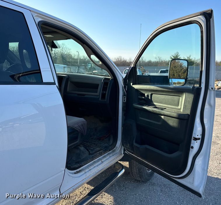 image for item DQ6406 2012 Dodge  Ram 4500HD Crew Cab truck cab and chassis