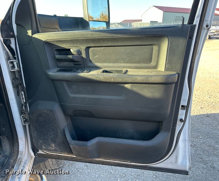 image for item DQ6406 2012 Dodge  Ram 4500HD Crew Cab truck cab and chassis