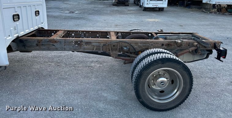 image for item DQ6407 2004 Ford F450 Super Duty truck cab and chassis