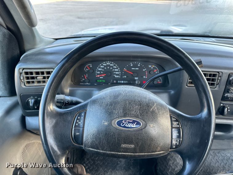 image for item DQ6407 2004 Ford F450 Super Duty truck cab and chassis