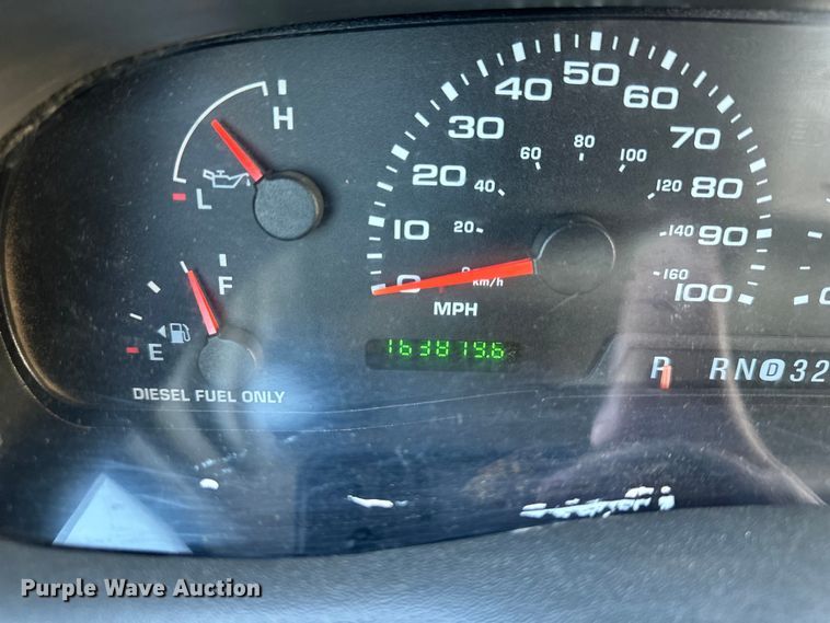 image for item DQ6407 2004 Ford F450 Super Duty truck cab and chassis