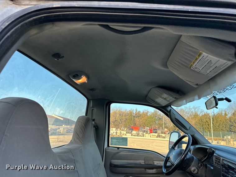 image for item DQ6407 2004 Ford F450 Super Duty truck cab and chassis