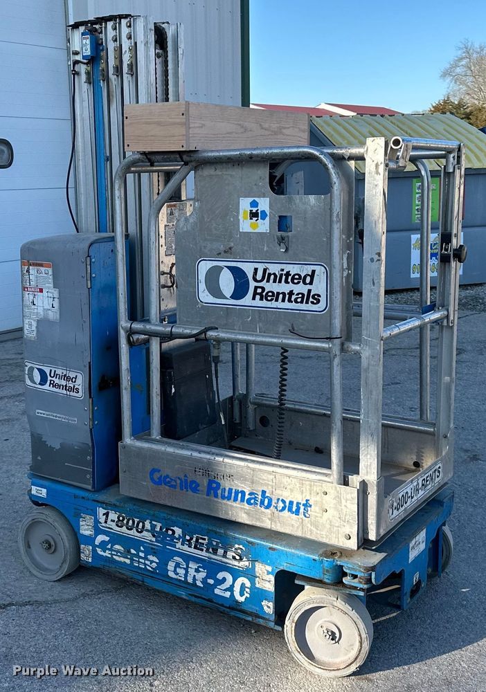 image for item DQ6408 2008 Genie  GR-20 vertical lift