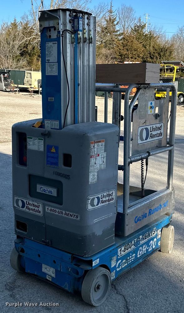image for item DQ6408 2008 Genie  GR-20 vertical lift