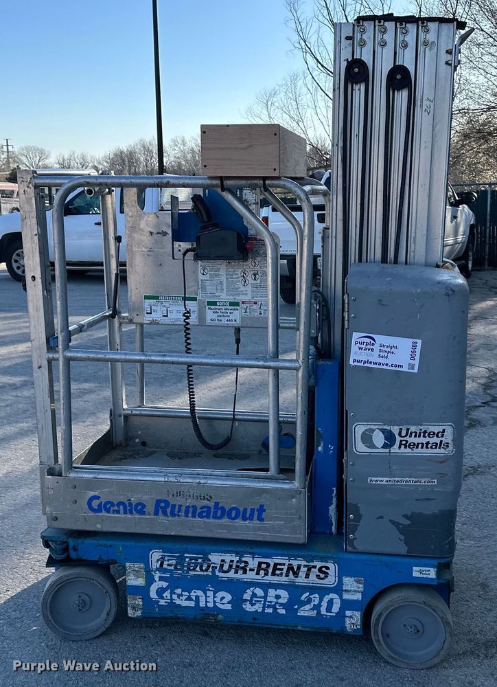 image for item DQ6408 2008 Genie  GR-20 vertical lift