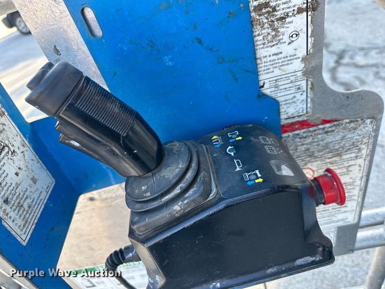 image for item DQ6408 2008 Genie  GR-20 vertical lift