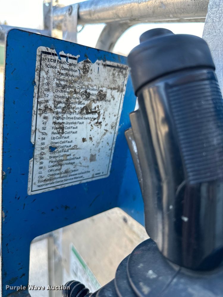 image for item DQ6408 2008 Genie  GR-20 vertical lift