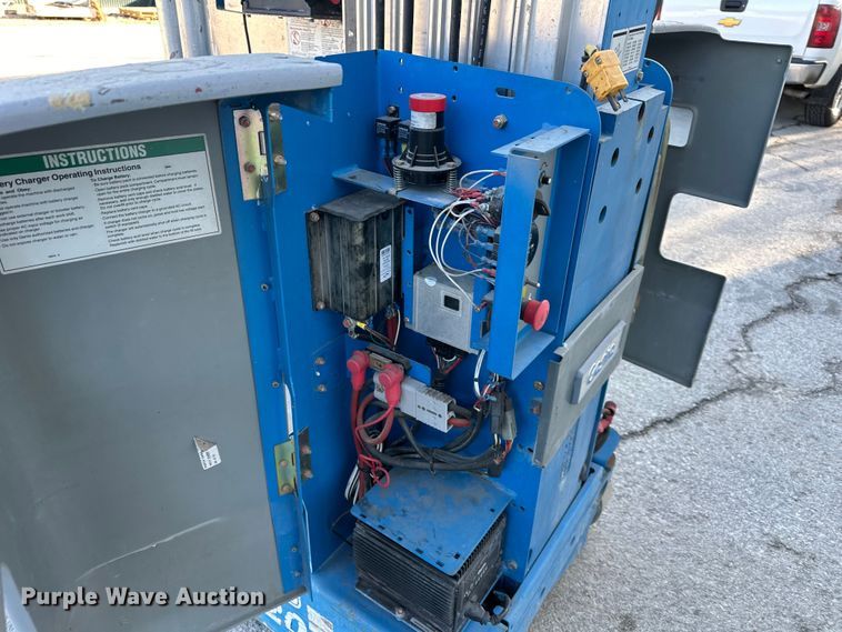 image for item DQ6408 2008 Genie  GR-20 vertical lift