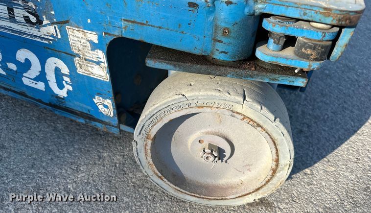 image for item DQ6408 2008 Genie  GR-20 vertical lift