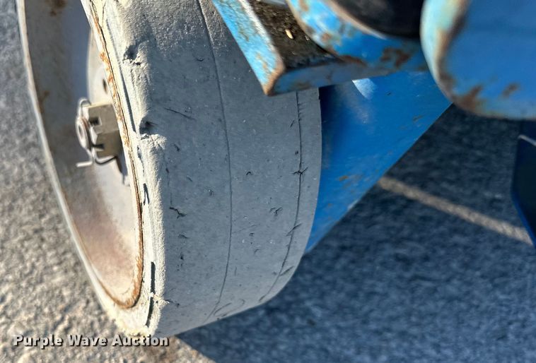 image for item DQ6408 2008 Genie  GR-20 vertical lift