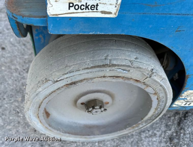 image for item DQ6408 2008 Genie  GR-20 vertical lift