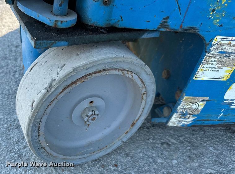 image for item DQ6408 2008 Genie  GR-20 vertical lift