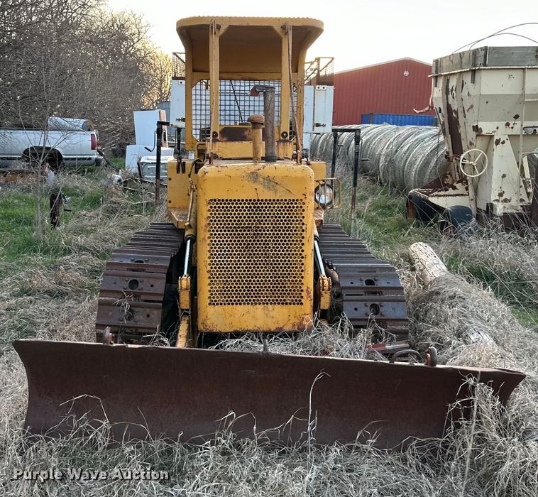 image for item DQ6417 1977 International 500 Series E dozer