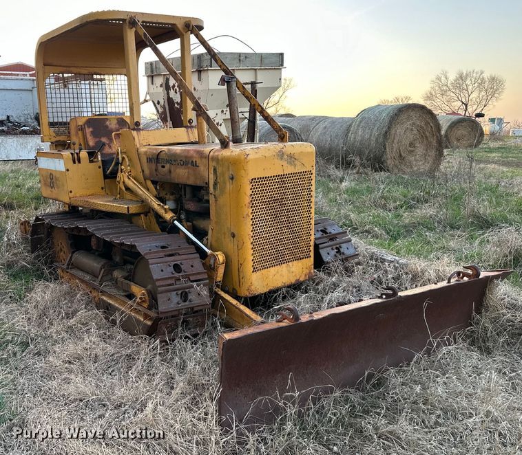 image for item DQ6417 1977 International 500 Series E dozer