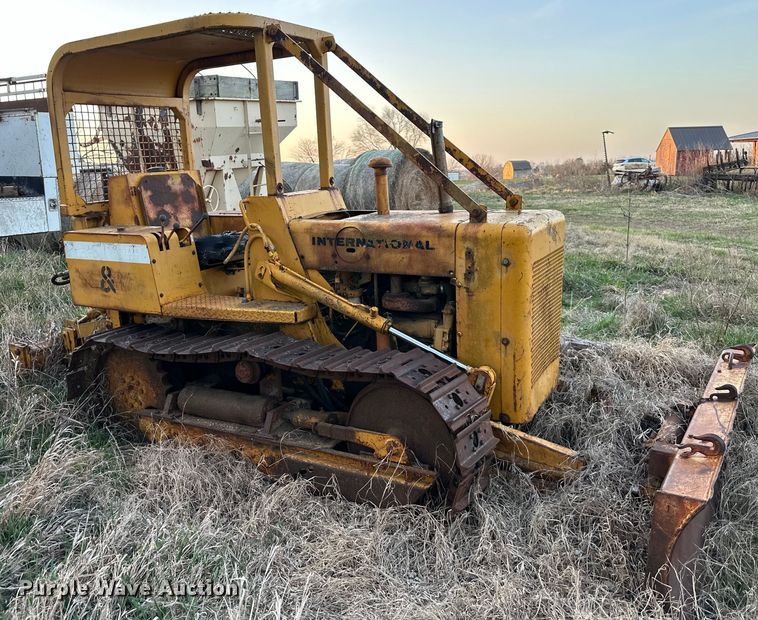 image for item DQ6417 1977 International 500 Series E dozer