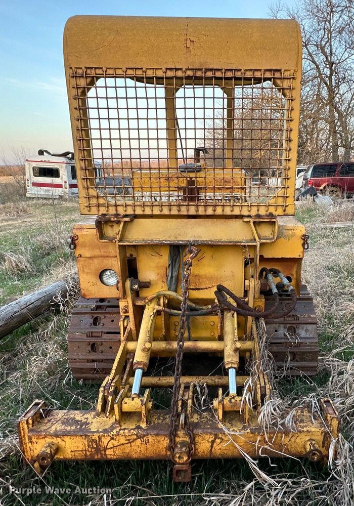 image for item DQ6417 1977 International 500 Series E dozer