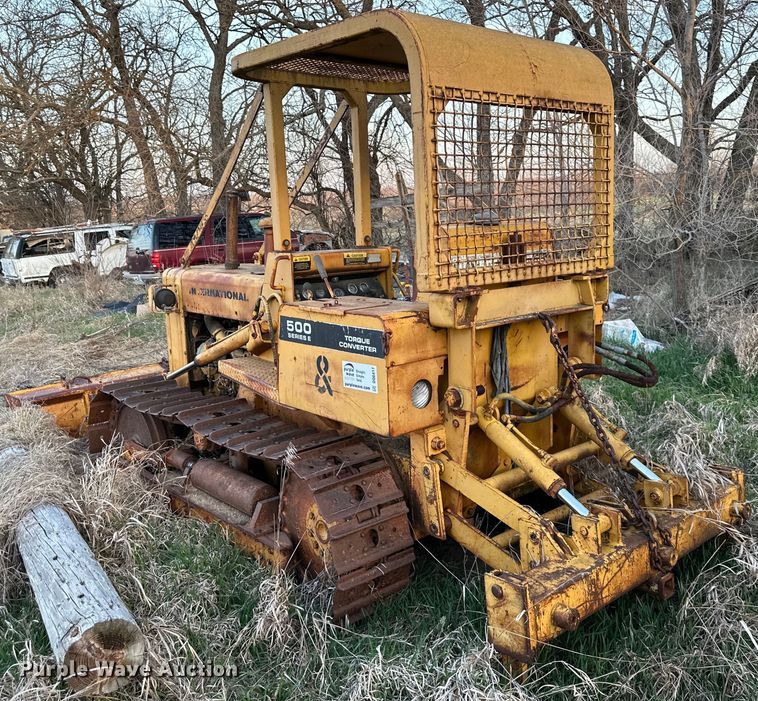 image for item DQ6417 1977 International 500 Series E dozer