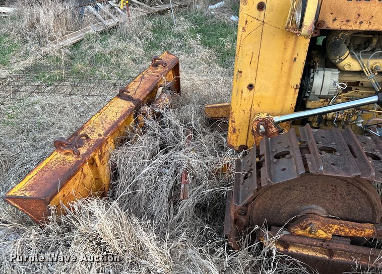 image for item DQ6417 1977 International 500 Series E dozer