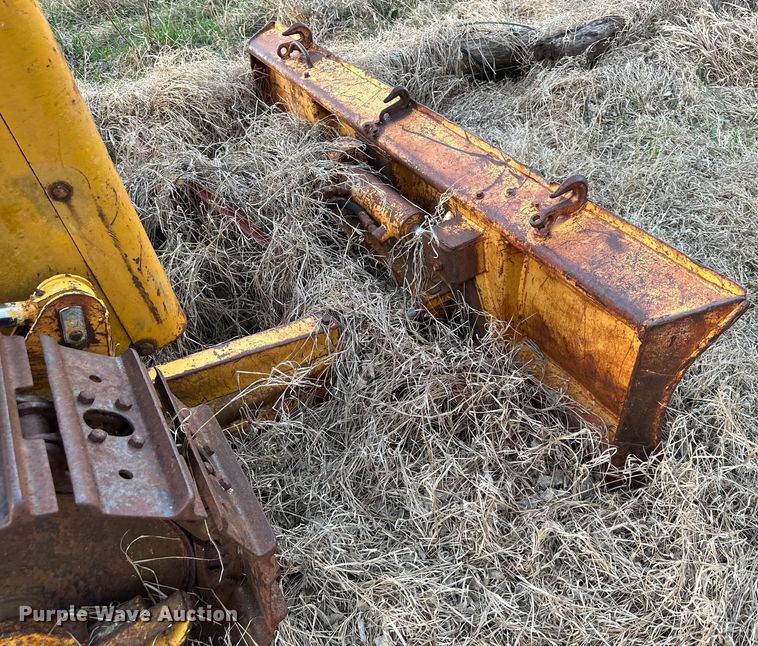 image for item DQ6417 1977 International 500 Series E dozer