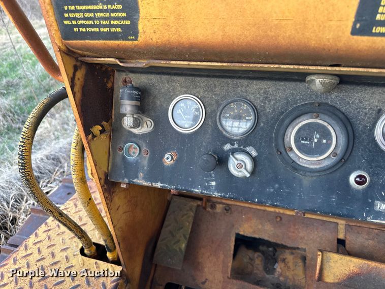 image for item DQ6417 1977 International 500 Series E dozer